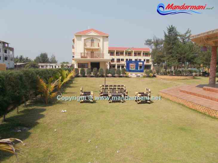 Adb Kanvas - Garden With Hotel View - Mandarmani