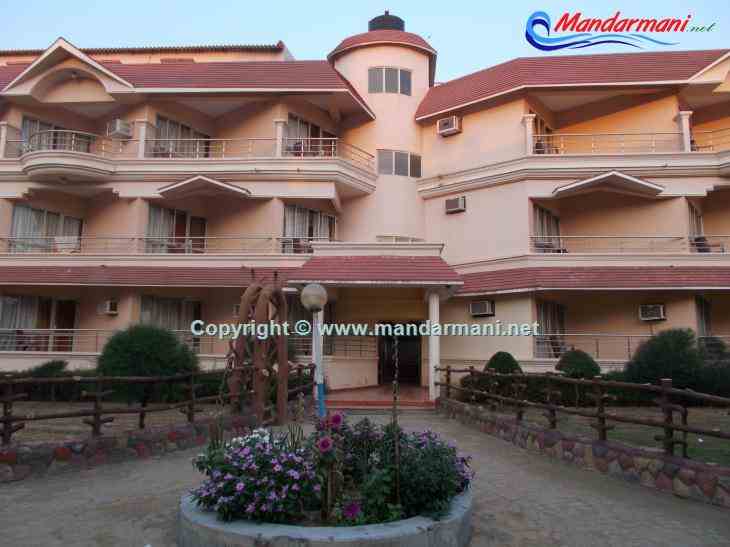 Hotel Dreamland - Front Side Building - Mandarmani