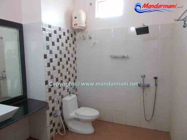 Hotel Nandini - Clean Toilet - Mandarmani