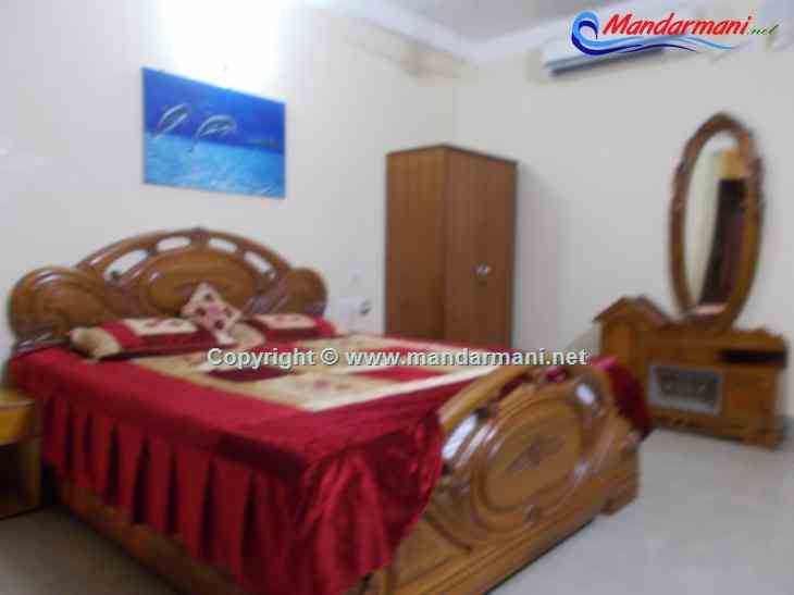 Mohana Guest House - Bed Room With Corner View - Mandarmani