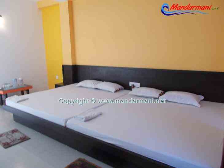 Srinjini Hotel - Four - Bed - Mandarmani
