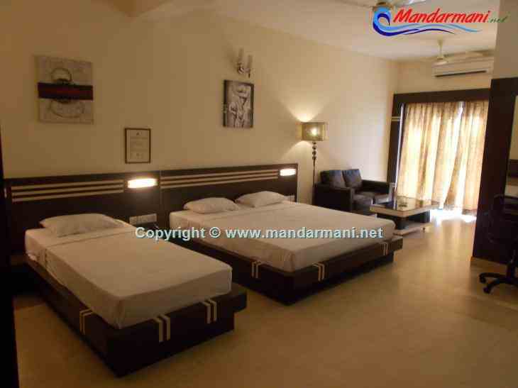 Victoria Beach Resort - Four - Bed - Bedroom - Mandarmani
